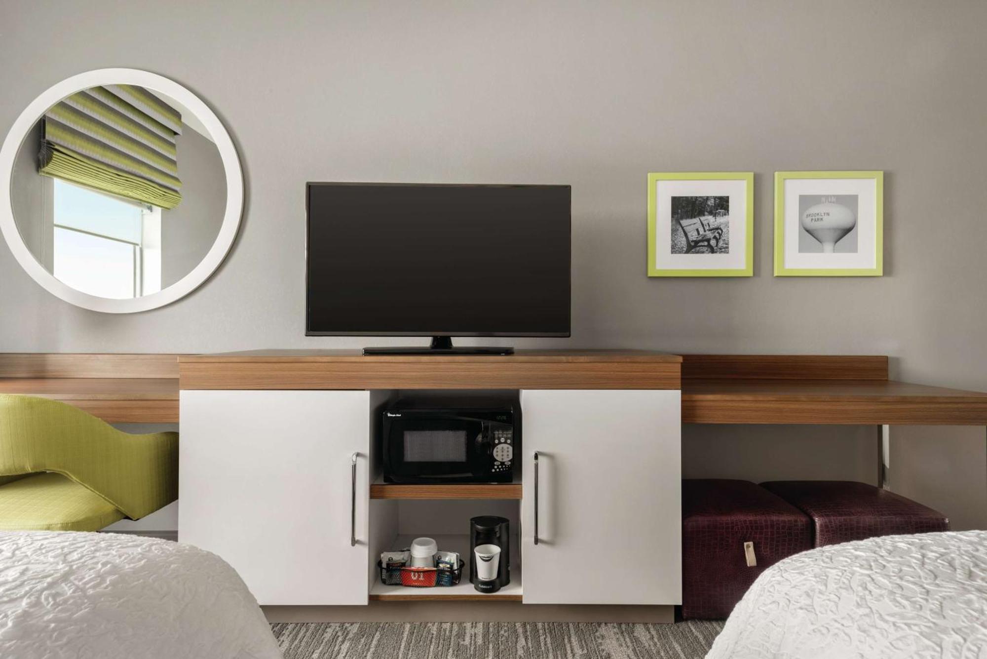 Hampton Inn Brooklyn Park Extérieur photo