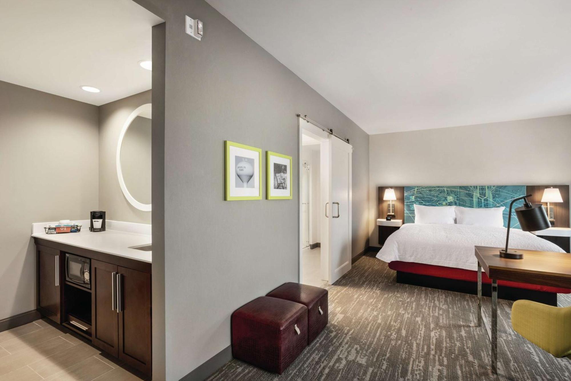 Hampton Inn Brooklyn Park Extérieur photo