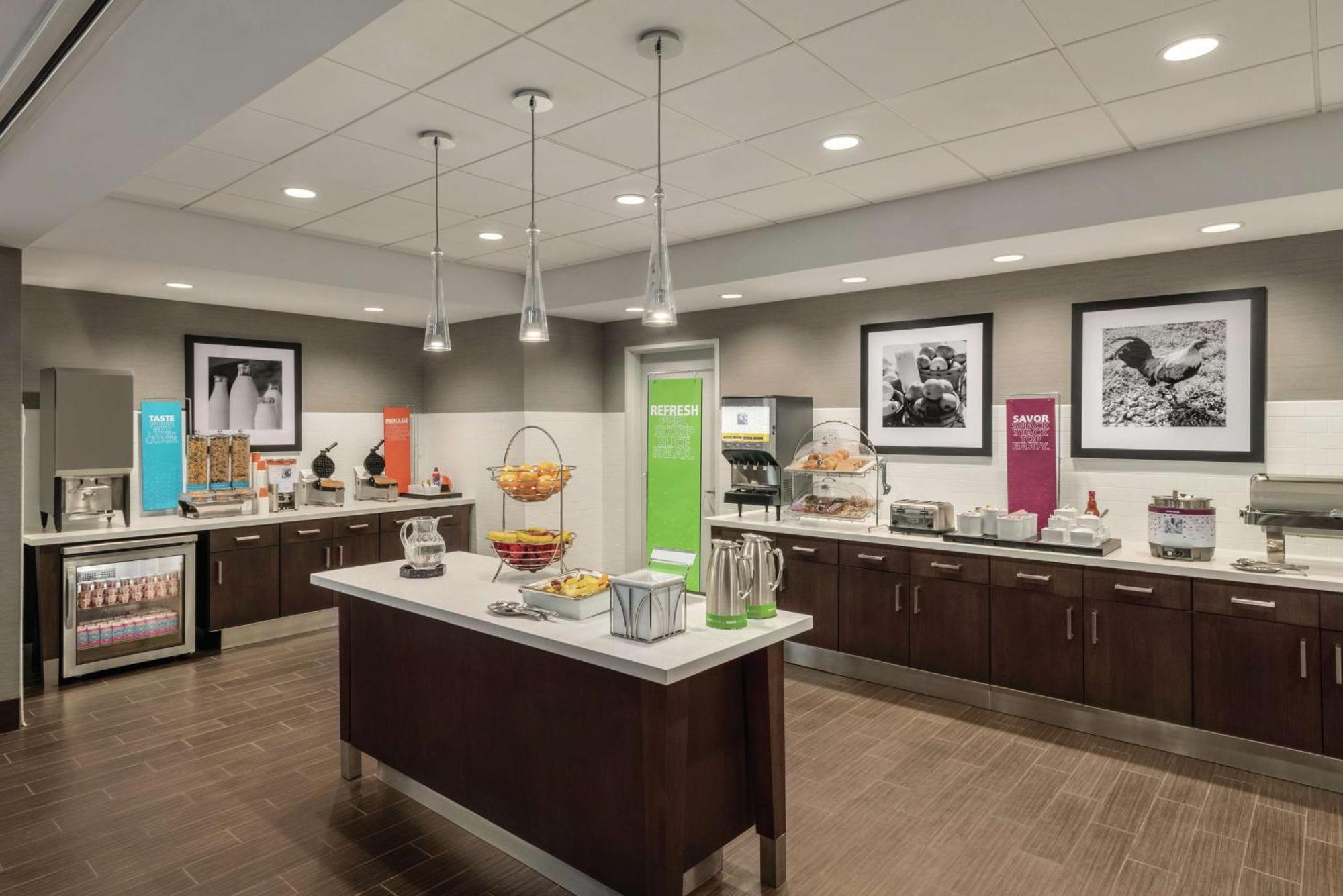 Hampton Inn Brooklyn Park Extérieur photo