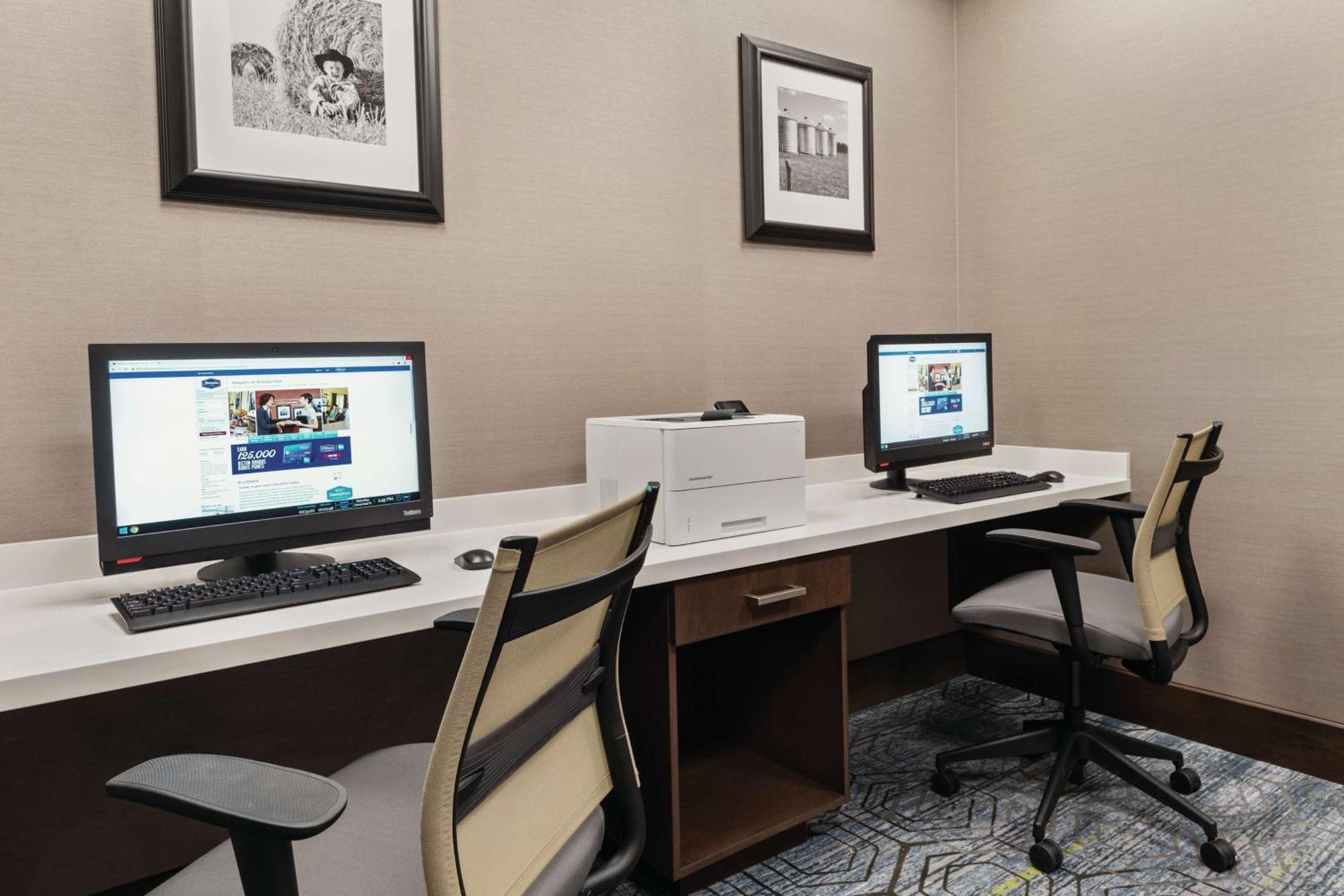 Hampton Inn Brooklyn Park Extérieur photo