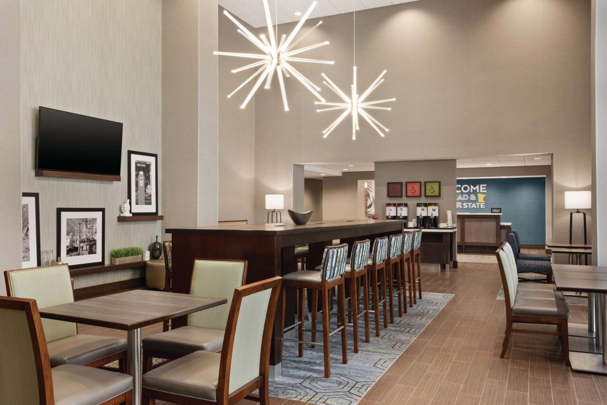 Hampton Inn Brooklyn Park Extérieur photo